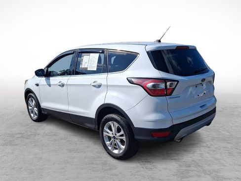 Used 2017 Ford Escape SE AWD/4WD image 3