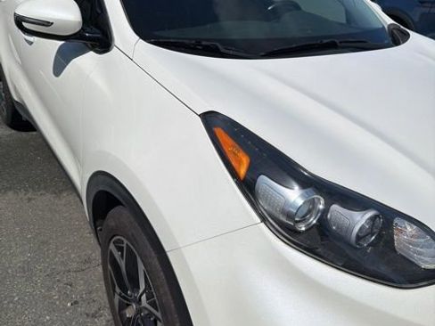 Used 2022 Kia Sportage EX FWD image 4