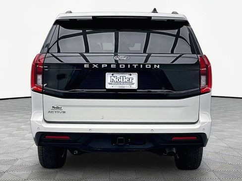 Certified 2025 Ford Expedition Active AWD/4WD image 4