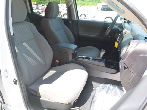 Used 2023 Toyota Tacoma SR AWD/4WD image 18