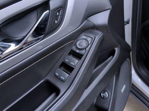 Used 2020 Chevrolet Traverse RS FWD image 13