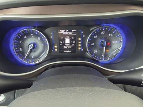 Used 2022 Chrysler Voyager LX FWD image 24