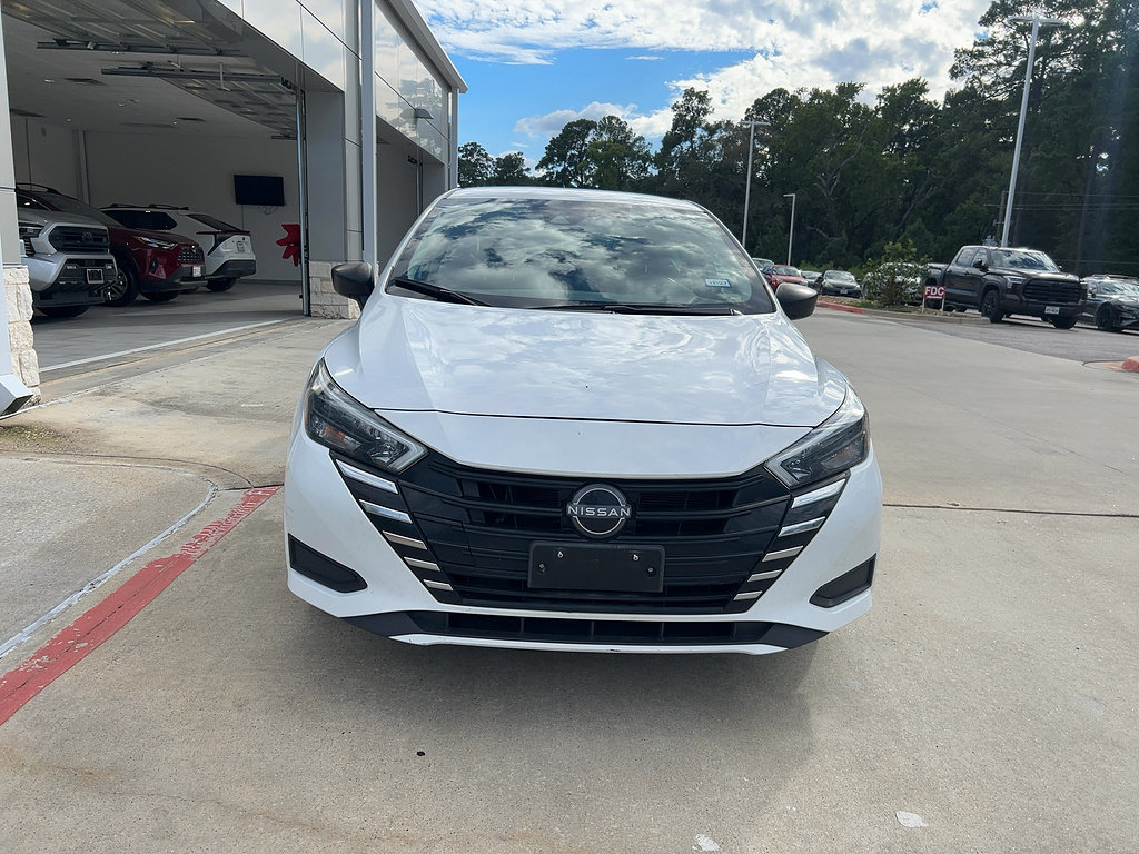 Used 2025 Nissan Versa S FWD image 1