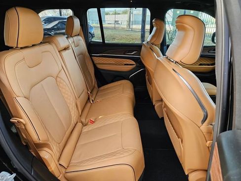 Used 2025 Jeep Grand Cherokee Summit w/ Adv Protech Group IV image 27