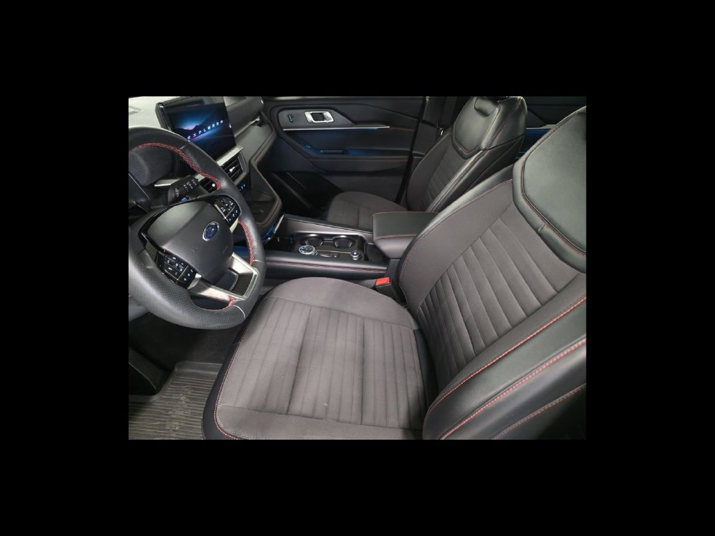 Used 2025 Ford Explorer ST-Line w/ Premium Package AWD/4WD image 11