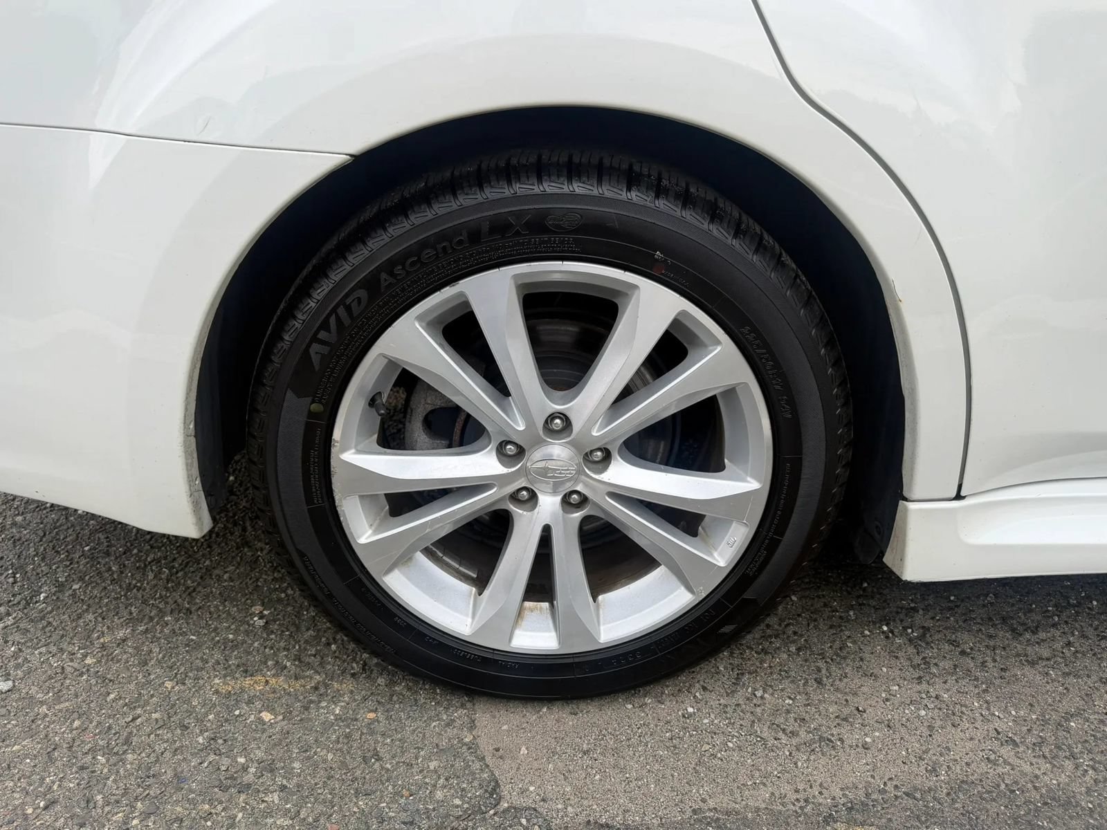 Used 2013 Subaru Legacy 3.6R Limited AWD/4WD image 31