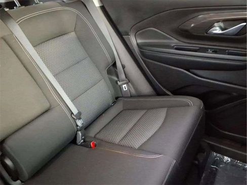 Used 2024 GMC Terrain SLE w/ Driver Convenience Package image 18