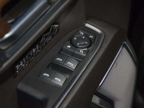 Used 2024 Chevrolet Silverado 1500 High Country w/ High Country Premium Package AWD/4WD image 52