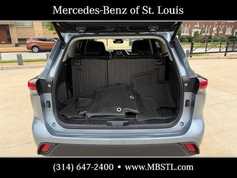 Used 2022 Toyota Highlander XLE FWD image 8
