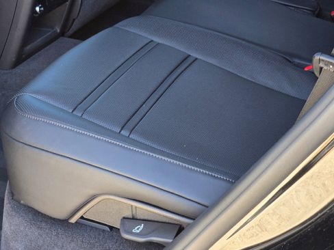 Certified 2025 Porsche Cayenne image 35