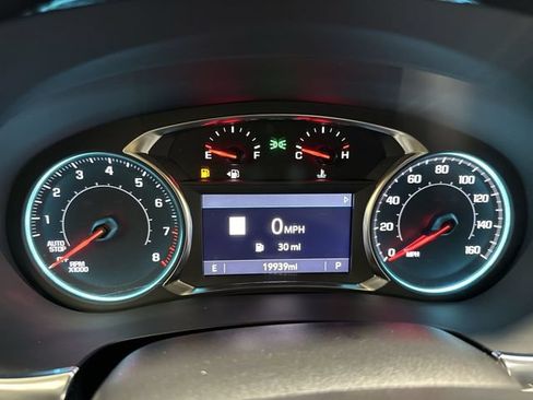 Used 2023 Chevrolet Traverse LT w/ LT Premium Package AWD/4WD image 17