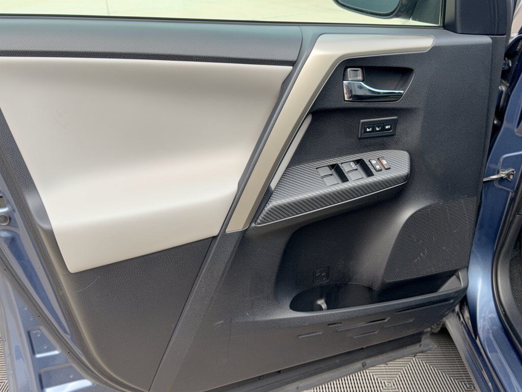 Used 2014 Toyota RAV4 Limited AWD/4WD image 14