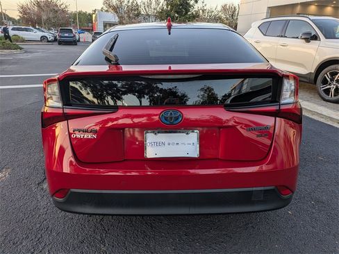 Used 2021 Toyota Prius XLE image 13