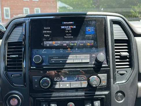 Used 2023 Nissan Titan PRO-4X w/ Pro-4x Convenience Package AWD/4WD image 21