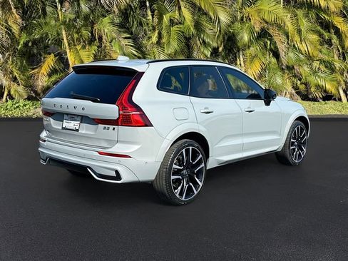 Used 2024 Volvo XC60 B5 Ultimate w/ Protection Package Premier image 5