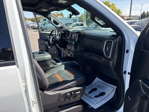Used 2022 GMC Sierra 2500 AT4 w/ AT4 Premium Plus Package AWD/4WD image 24