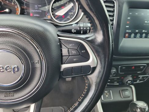 Used 2020 Jeep Compass Latitude FWD image 19