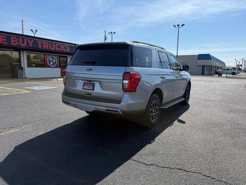 Used 2023 Ford Expedition XLT AWD/4WD image 4
