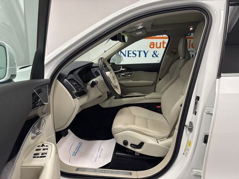 Used 2019 Volvo XC90 T6 Momentum AWD/4WD image 7