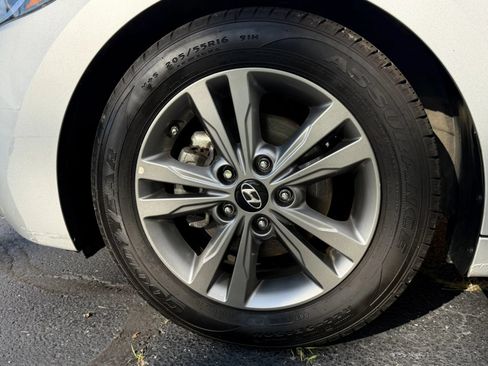 Used 2018 Hyundai Elantra Value Edition w/ Cargo Package FWD image 27