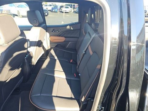 Used 2025 GMC Canyon AT4 w/ Nightfall Edition image 15