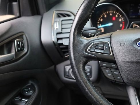 Used 2017 Ford Escape Titanium image 33