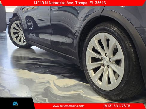 Used 2017 Tesla Model X 75D image 3