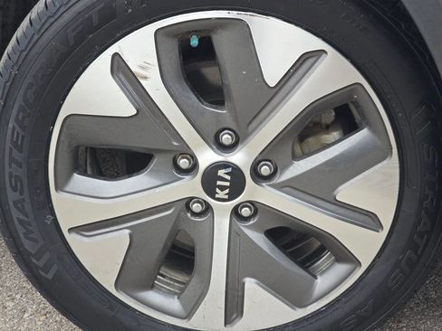 Used 2021 Kia Niro EX w/ Cold Weather Package image 8