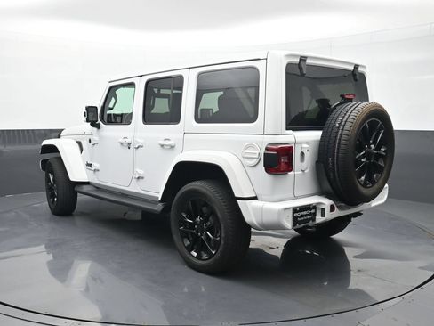 Used 2021 Jeep Wrangler Unlimited Sahara AWD/4WD image 3