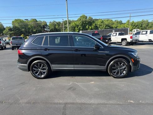 Used 2022 Volkswagen Tiguan SE AWD/4WD image 4