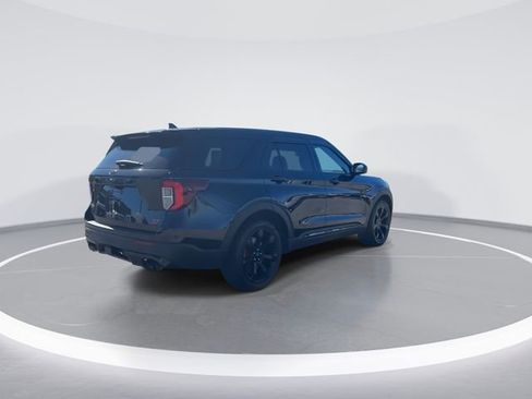 Certified 2022 Ford Explorer ST w/ ST Street Pack image 4