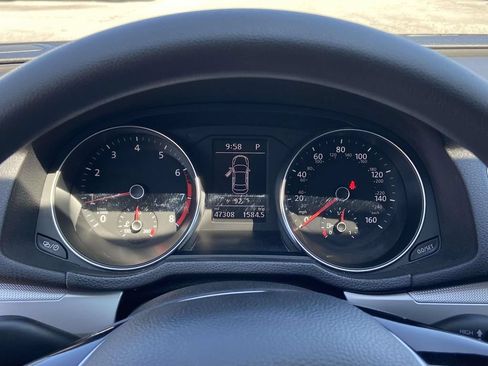 Used 2018 Volkswagen Passat 2.0T S FWD image 34