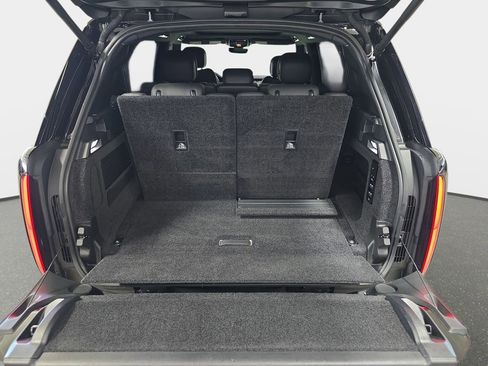 Used 2023 Land Rover Range Rover Long Wheelbase SE image 30