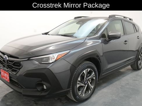 Used 2024 Subaru Crosstrek 2.0i Premium image 3