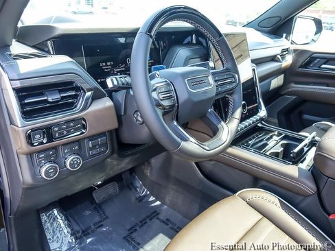 New 2026 GMC Yukon Denali Ultimate AWD/4WD image 11