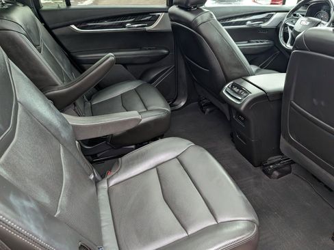 Used 2020 Cadillac XT6 Premium Luxury image 31