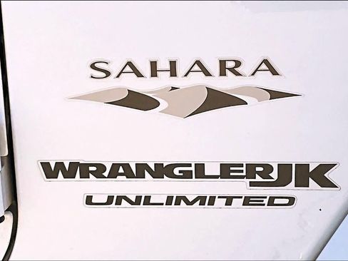 Certified 2018 Jeep Wrangler Unlimited Sahara image 29