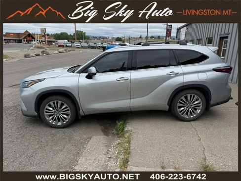 Used 2024 Toyota Highlander Platinum AWD/4WD image 4