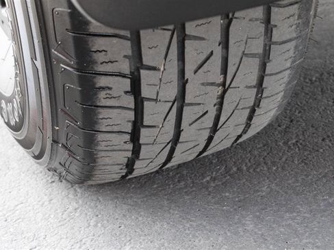 Used 2022 Toyota Tacoma SR5 w/ Technology Package image 38