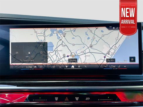 Used 2023 BMW 740i w/ Parking Assistance Package image 14