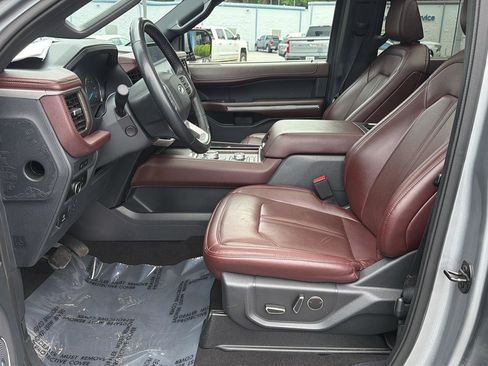 Used 2024 Ford Expedition Max Limited AWD/4WD image 10