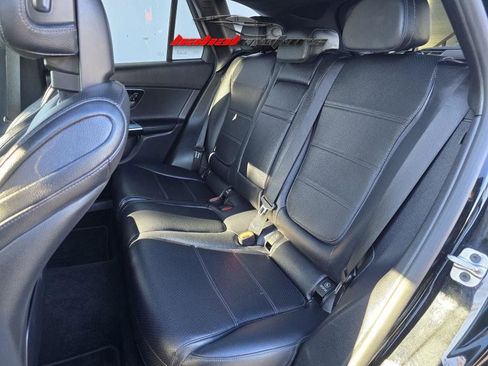 Used 2024 Mercedes-Benz GLC 300 image 8