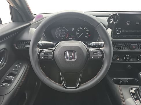 Used 2025 Honda HR-V Sport image 13