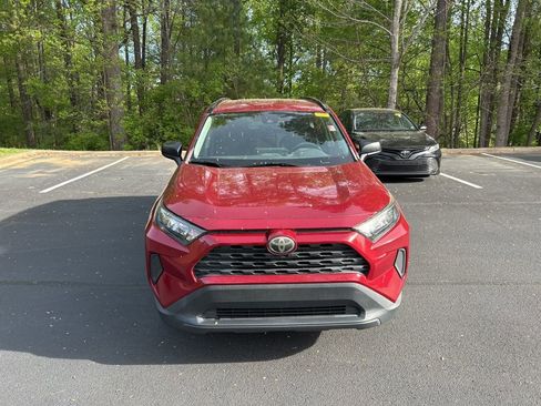 Used 2019 Toyota RAV4 LE image 2