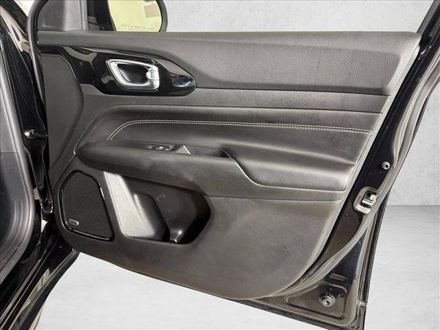 Used 2022 Jeep Compass High Altitude AWD/4WD image 16