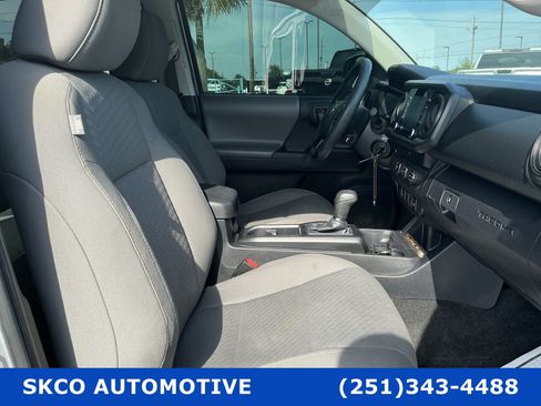 Used 2022 Toyota Tacoma SR w/ SR Convenience Package RWD image 13