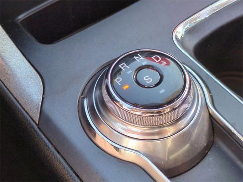 Used 2017 Ford Fusion SE w/ Equipment Group 201A image 16