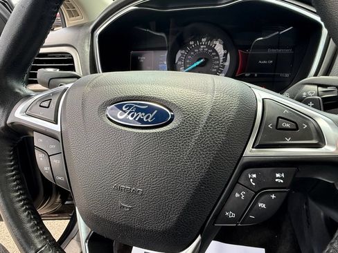 Used 2017 Ford Fusion SE w/ Equipment Group 202A AWD/4WD image 25