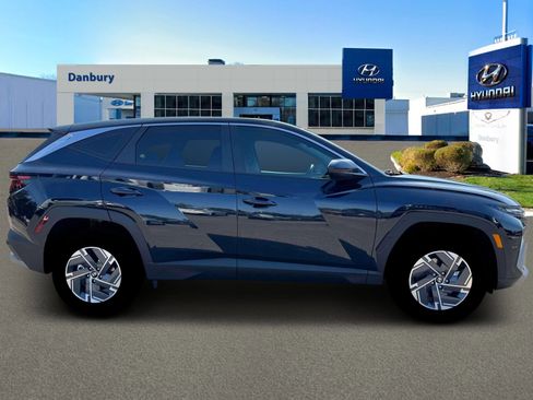 New 2026 Hyundai Tucson Blue SE image 9