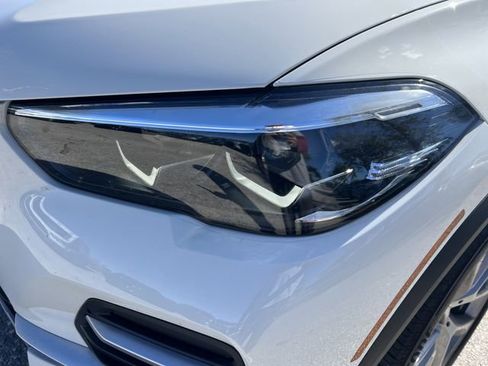 Certified 2022 BMW X5 sDrive40i image 9